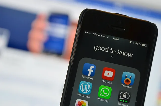 social media, facebook, social network, communication, social, social networking, internet, multimedia, technology, contact, media, digital, youtube, youtube, youtube, youtube, youtube, youtube. A guide to what a London brand partnership meeting expects from a media kit